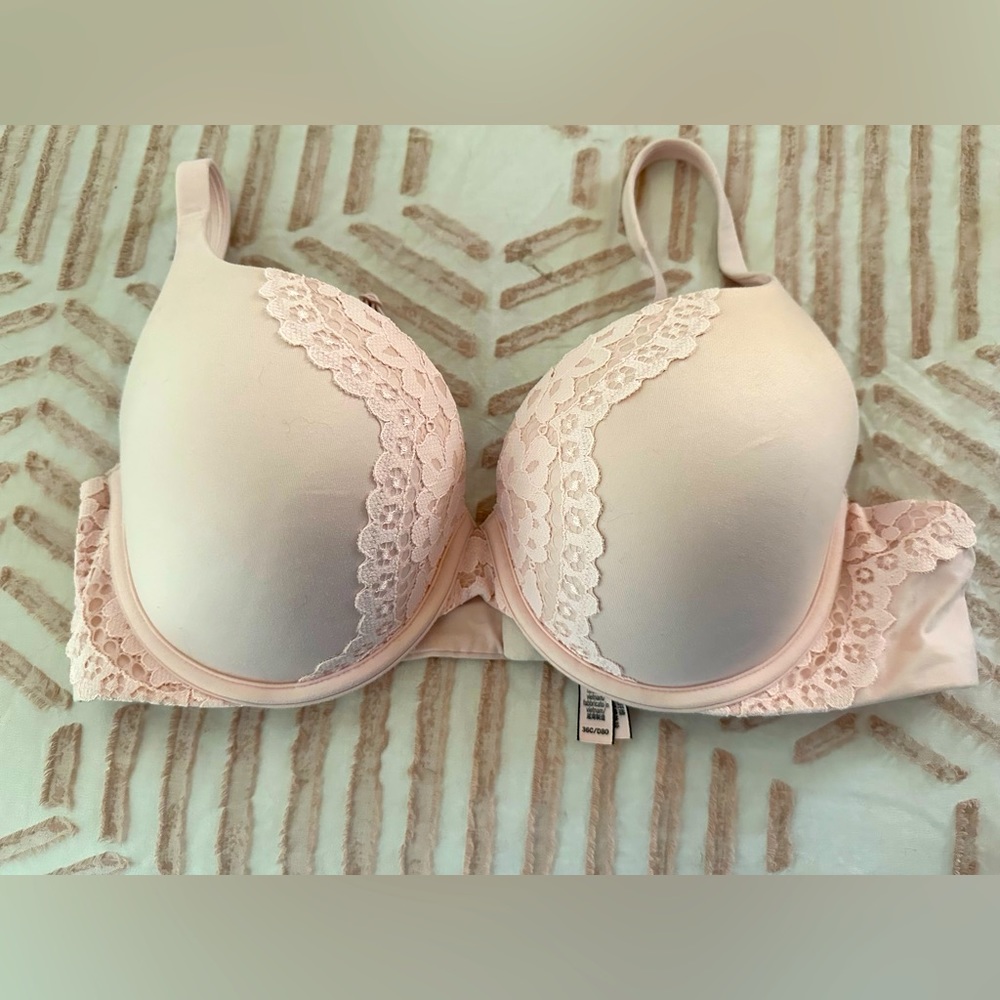 Victoria’s Secret pink lace push-up bra. 34D
